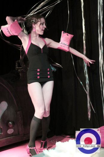 Singin Sue (D) Ballroom Goes Burlesque - Noels Ballroom Leipzig 17. September 2011 (10).JPG